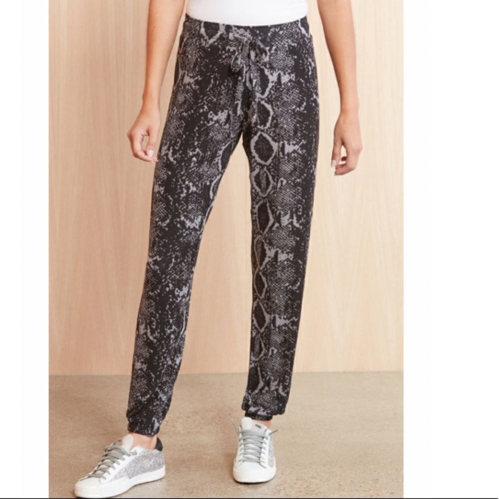 LNA Brushed Python Snake Animal Print Joggers Pants In Charcoal Python.Size S - Picture 2 of 15